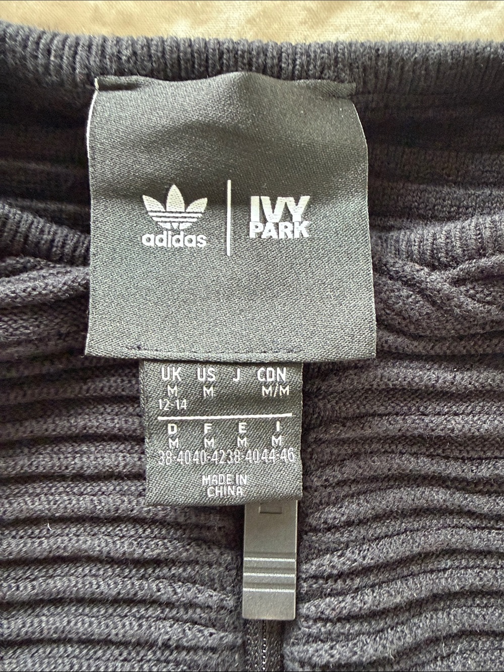 IVY PARK adidas 100% cotton Black Ribbed Zip-Up Crop Tank - Picture 3 of 8